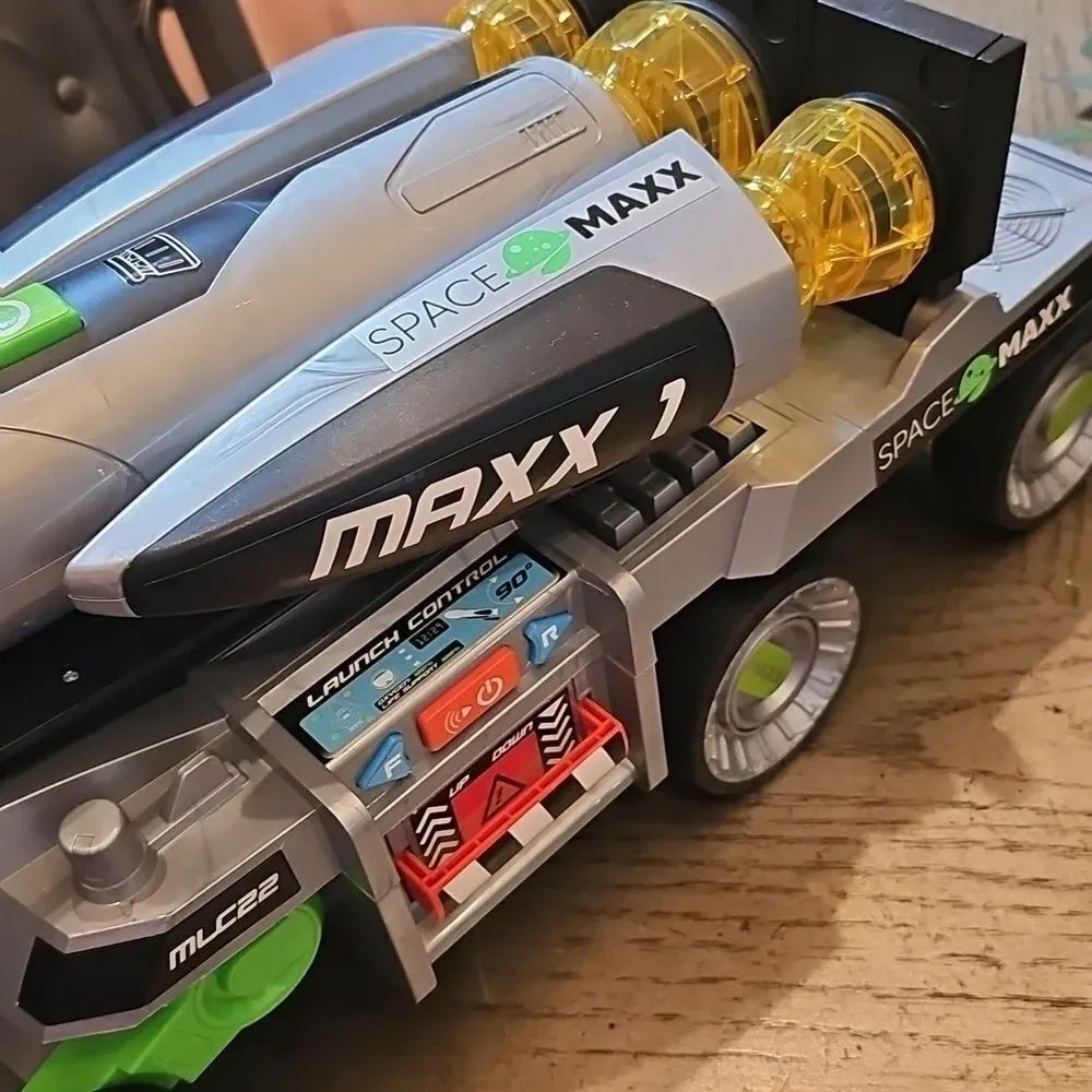 Space Explorer Toy Vehicle - Picture 2 of 5